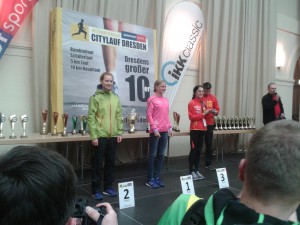 Siegerehrung der Gesamtwertung Frauen mit Anna Hahner