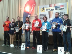 Siegerehrung der Sächsischen  Landesmeisterschaft 10km Straßenlauf 2015, 2.Platz Gert Schmidt