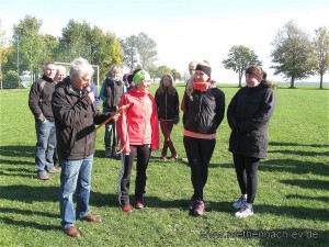 Internationale Beteiligung beim Weißeritztallauf in Röthenbach. Dies nahm der Veranstallter gleich als Anlass ein Interview mit Katja aus Slowenien, Justine aus Polen und Carolina aus Brasilien durchzuführen. Da Justine und Carolina in Freiberg studieren, haben wir sie gleich fürs Laufteam verpflichtet.