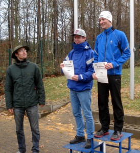  AK Sieg für Cornelius Oertel vom Laufteam vor Robert Block aus Dresden.