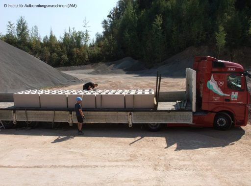 Delivery of the concrete blocks in the pilot plant of the Institute of Mineral Processing Machines (IAM) TU Freiberg processing technology mechanical engineering environmental engineering