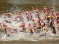 Der Start zu den Tschechischen Meisterschaften im olympischen Triathlon in der Altersklasse 20-39 Jahre. Wer entdeckt unsere vier Freiberger Starter?