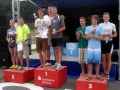 Arne Rawert, Frank Förtsch und Benjamin Aust von der Bergakademie auf Rang 3 beim Olympischen Staffeltriathlon. Die Siegermannschaft mit Thomas Jänsch, Patrick Koburger sowie Olympiamedailliengewinner Steve Theloke (Mitte)