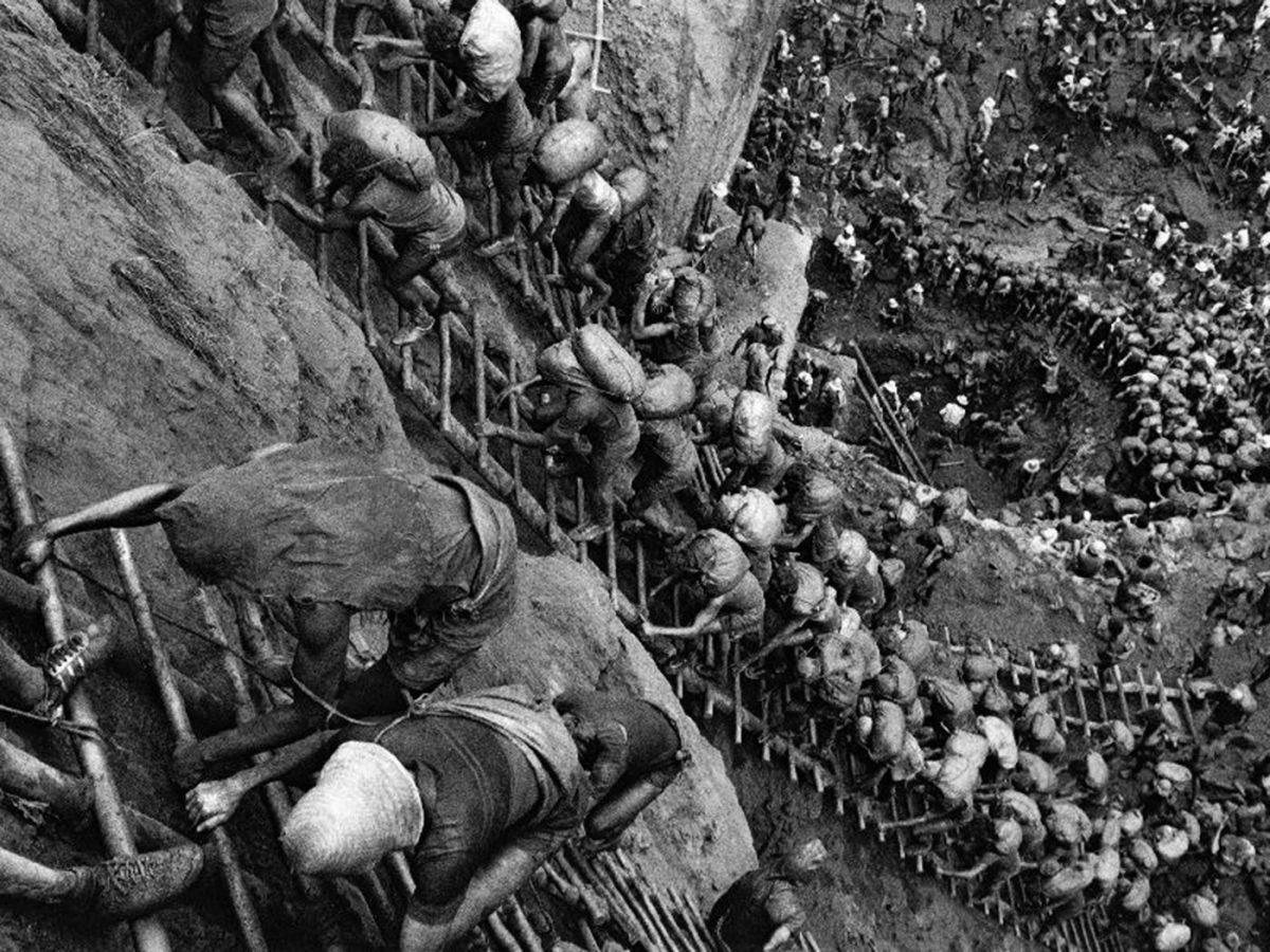 Vor 40 Jahren – illegaler Bergbau: „The hell of Serra Pelada mines, 1980s“