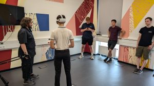 Gruppe Studierender im Mixed Reality Space